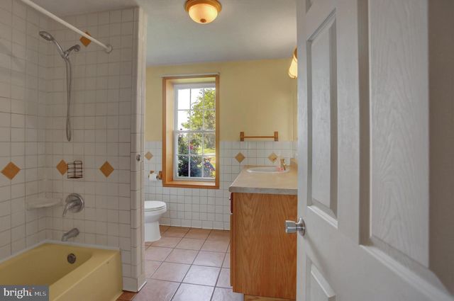 5089 BUCHANAN TRL W, Greencastle, PA 17225