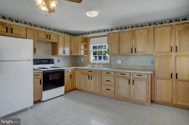 5089 BUCHANAN TRL W, Greencastle, PA 17225