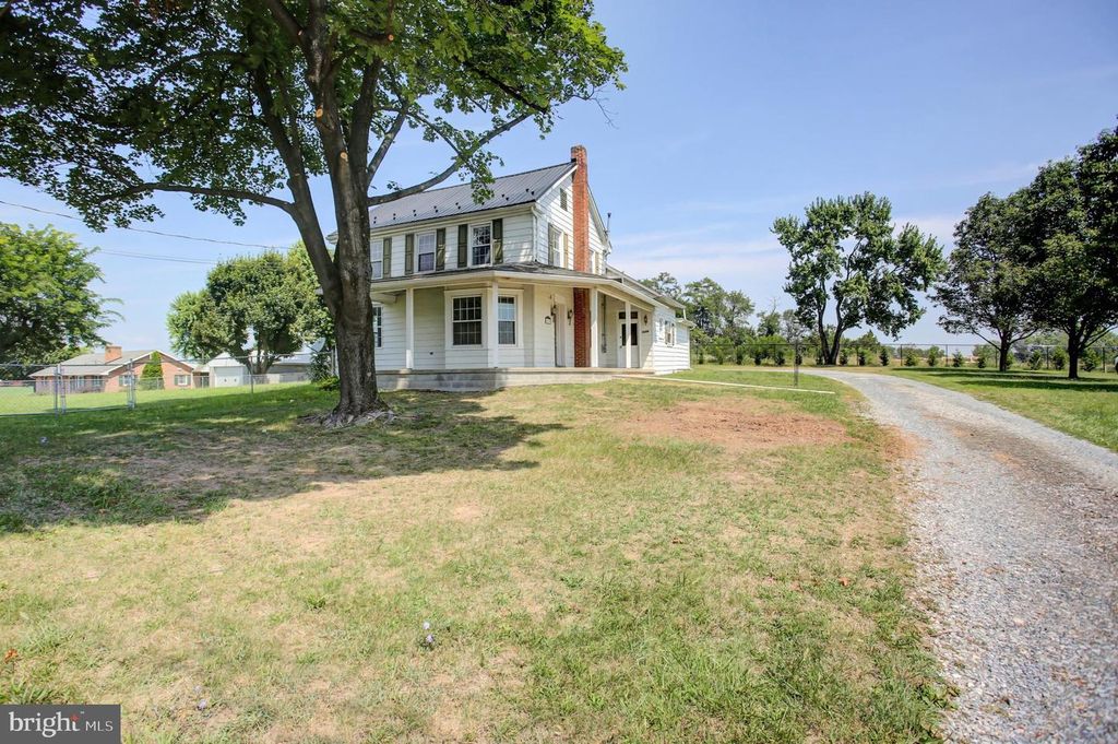 5089 BUCHANAN TRL W, Greencastle, PA 17225