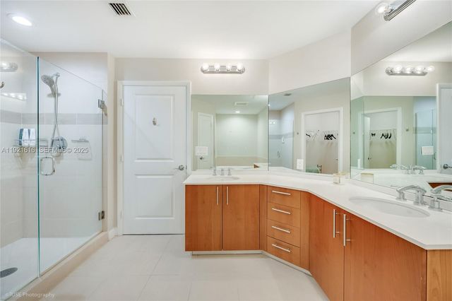 1945 S Ocean Dr 414, Hallandale Beach, FL 33009