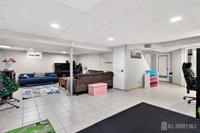 43 Buttonwood Drive, Sayreville, NJ 08859