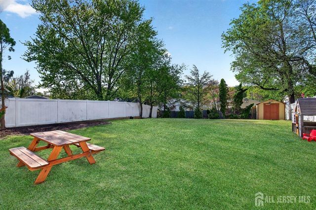 43 Buttonwood Drive, Sayreville, NJ 08859