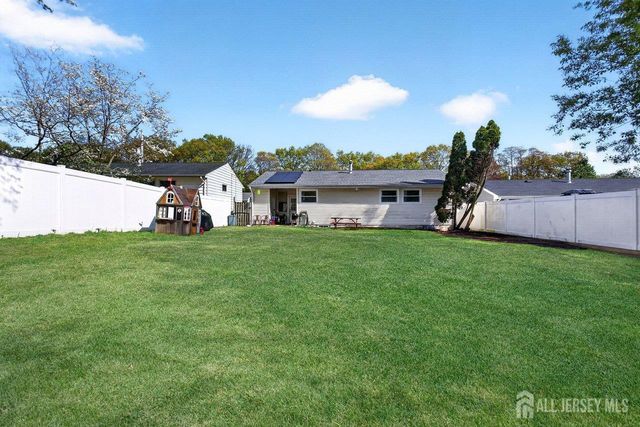 43 Buttonwood Drive, Sayreville, NJ 08859