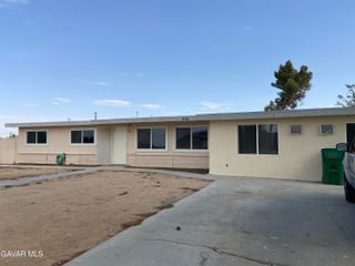 8580 Jacaranda Avenue, California City, CA 93505