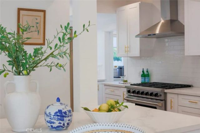 333 S Arden Boulevard, Los Angeles, CA 90020