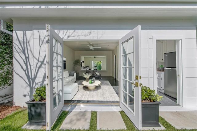 333 S Arden Boulevard, Los Angeles, CA 90020
