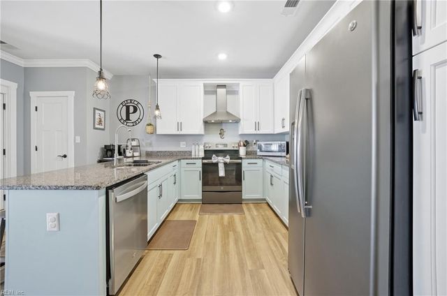 7922 Shore Dr Apt 313, Norfolk, VA 23518