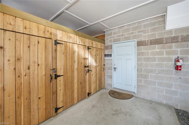 7922 Shore Dr Apt 313, Norfolk, VA 23518