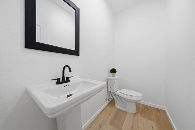 612 Austin Street, West Columbia, TX 77486