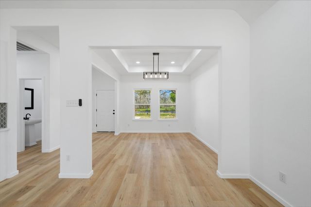 612 Austin Street, West Columbia, TX 77486