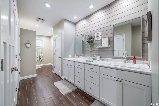 1006 Abbey Ridge, Quincy, IL 62305