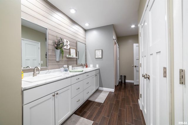 1006 Abbey Ridge, Quincy, IL 62305