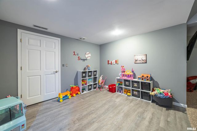 1006 Abbey Ridge, Quincy, IL 62305