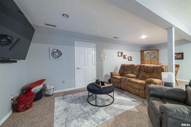 1006 Abbey Ridge, Quincy, IL 62305