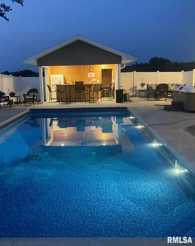 1006 Abbey Ridge, Quincy, IL 62305