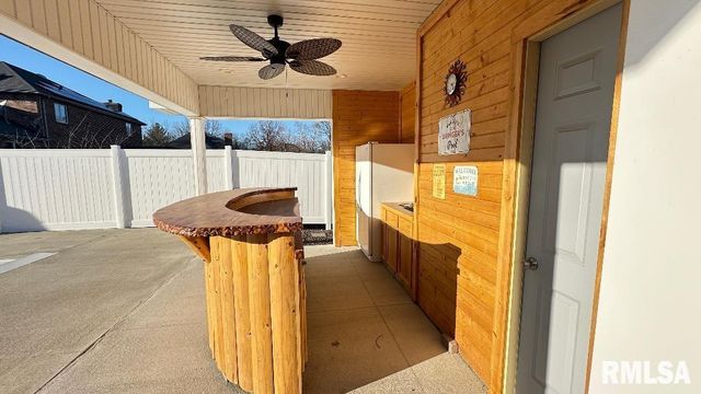 1006 Abbey Ridge, Quincy, IL 62305