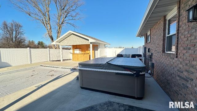 1006 Abbey Ridge, Quincy, IL 62305