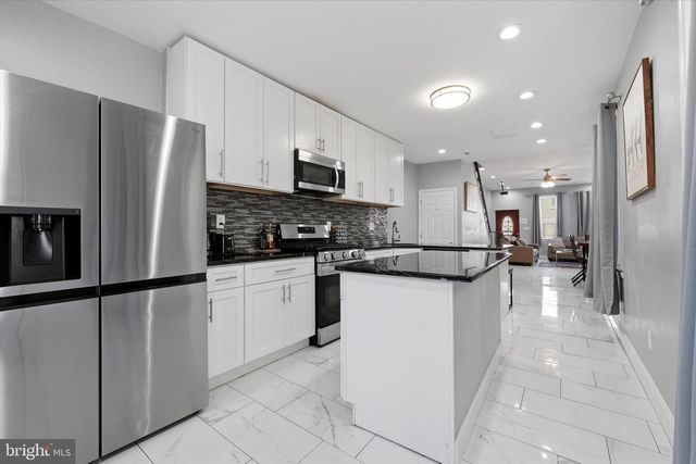 2057 N FRANKLIN ST, Philadelphia, PA 19122