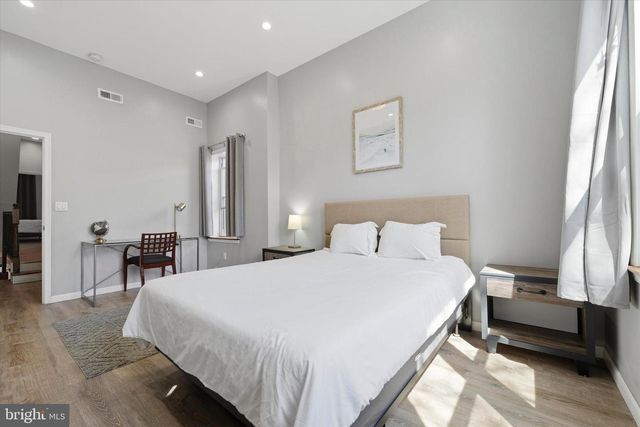 2057 N FRANKLIN ST, Philadelphia, PA 19122