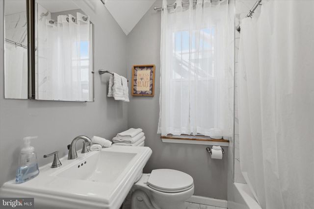 2057 N FRANKLIN ST, Philadelphia, PA 19122