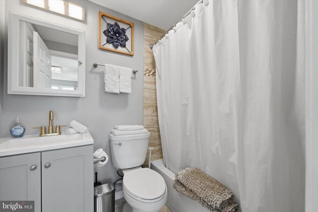 2057 N FRANKLIN ST, Philadelphia, PA 19122