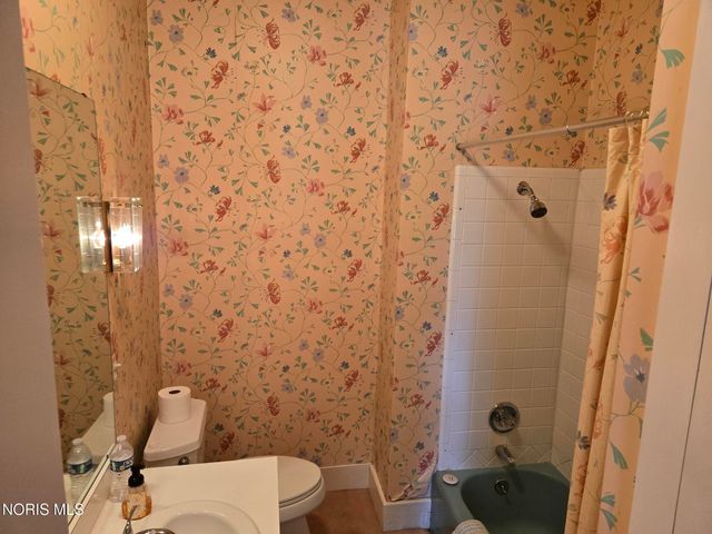 2210 River Road, Maumee, OH 43537