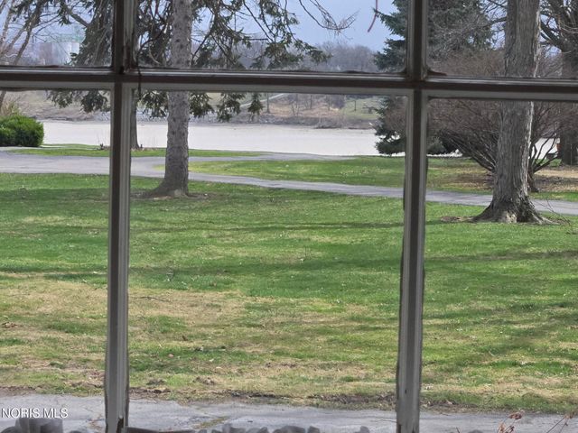 2210 River Road, Maumee, OH 43537