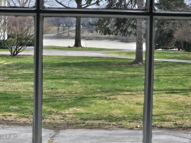 2210 River Road, Maumee, OH 43537