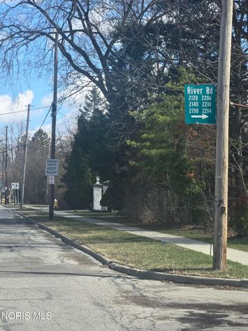 2210 River Road, Maumee, OH 43537