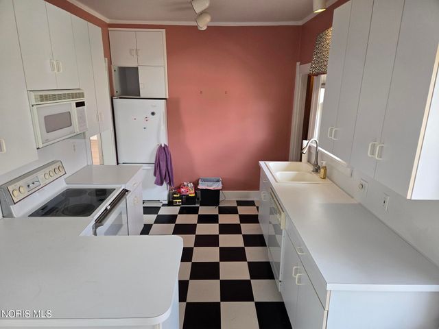 2210 River Road, Maumee, OH 43537