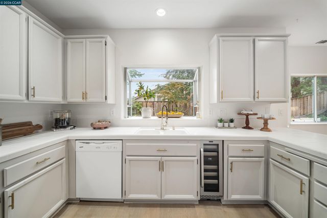 636 Dunhill Dr, Danville, CA 94506