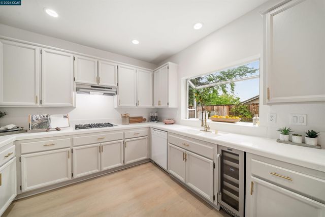 636 Dunhill Dr, Danville, CA 94506
