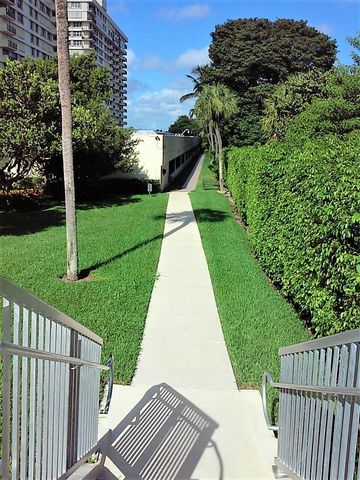 2121 N Ocean Boulevard, Boca Raton, FL 33431