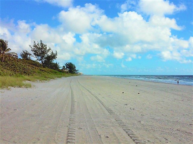 2121 N Ocean Boulevard, Boca Raton, FL 33431