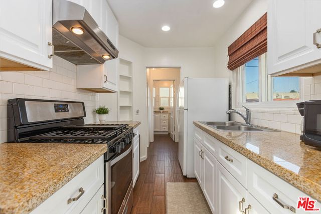 811 E Nutwood Street, Inglewood, CA 90301