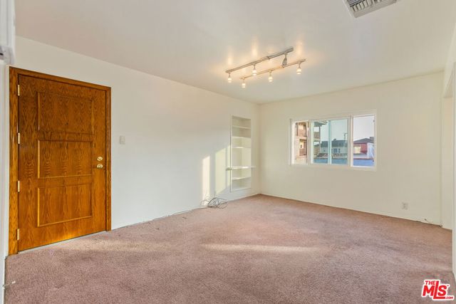 811 E Nutwood Street, Inglewood, CA 90301
