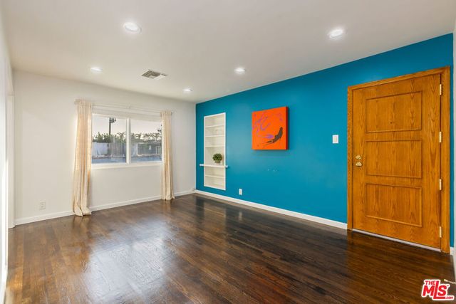 811 E Nutwood Street, Inglewood, CA 90301