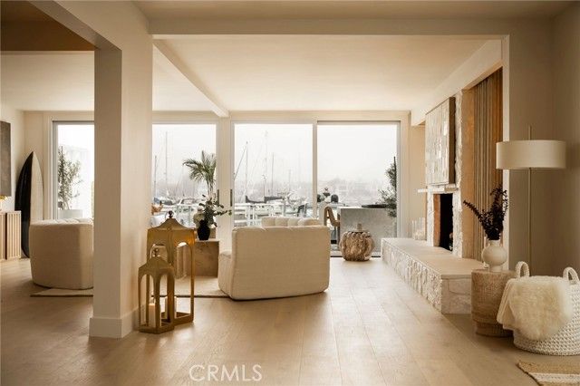 1344 W Bay Avenue, Newport Beach, CA 92661