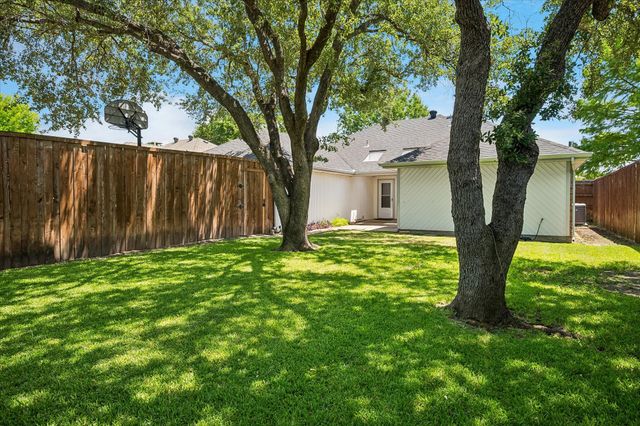 1929 Lavaca Trail, Carrollton, TX 75010