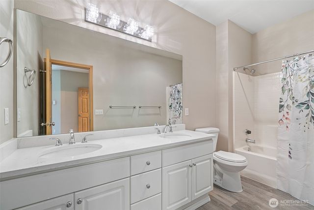 17610 134th Lane SE, Renton, WA 98058