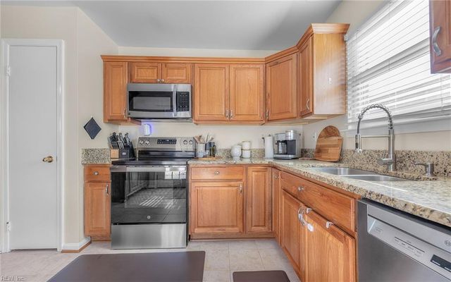 1113 Lord Dunmore DR, Virginia Beach, VA 23464