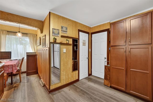 1066 Nela View Road, Cleveland Heights, OH 44112