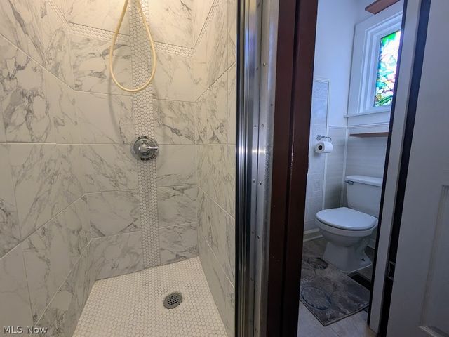 1066 Nela View Road, Cleveland Heights, OH 44112