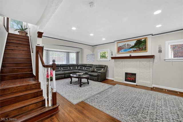 1066 Nela View Road, Cleveland Heights, OH 44112