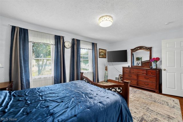 1066 Nela View Road, Cleveland Heights, OH 44112