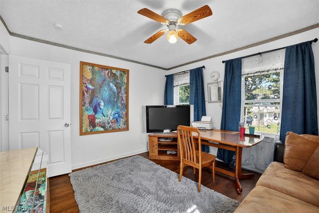 1066 Nela View Road, Cleveland Heights, OH 44112