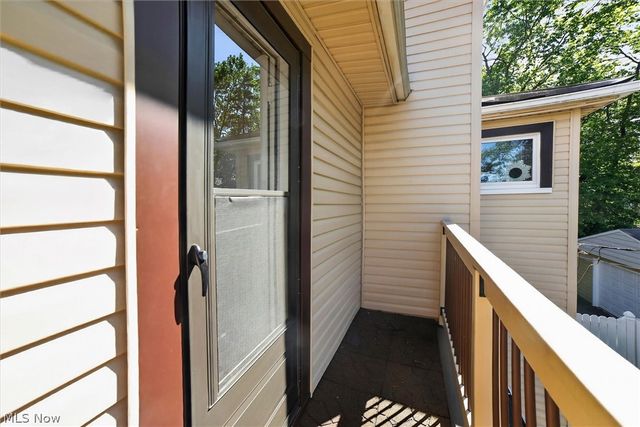 1066 Nela View Road, Cleveland Heights, OH 44112