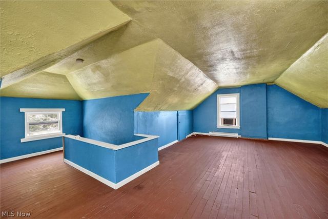 1066 Nela View Road, Cleveland Heights, OH 44112