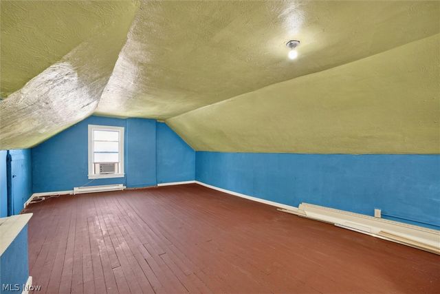 1066 Nela View Road, Cleveland Heights, OH 44112