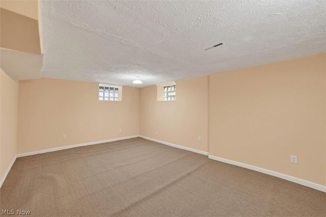 1066 Nela View Road, Cleveland Heights, OH 44112